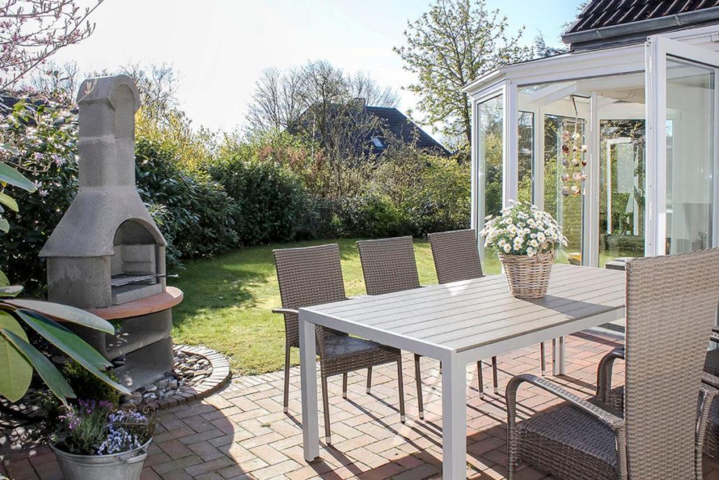 Nordic Im Deichhaus Appartement Husum  Buitenkant foto